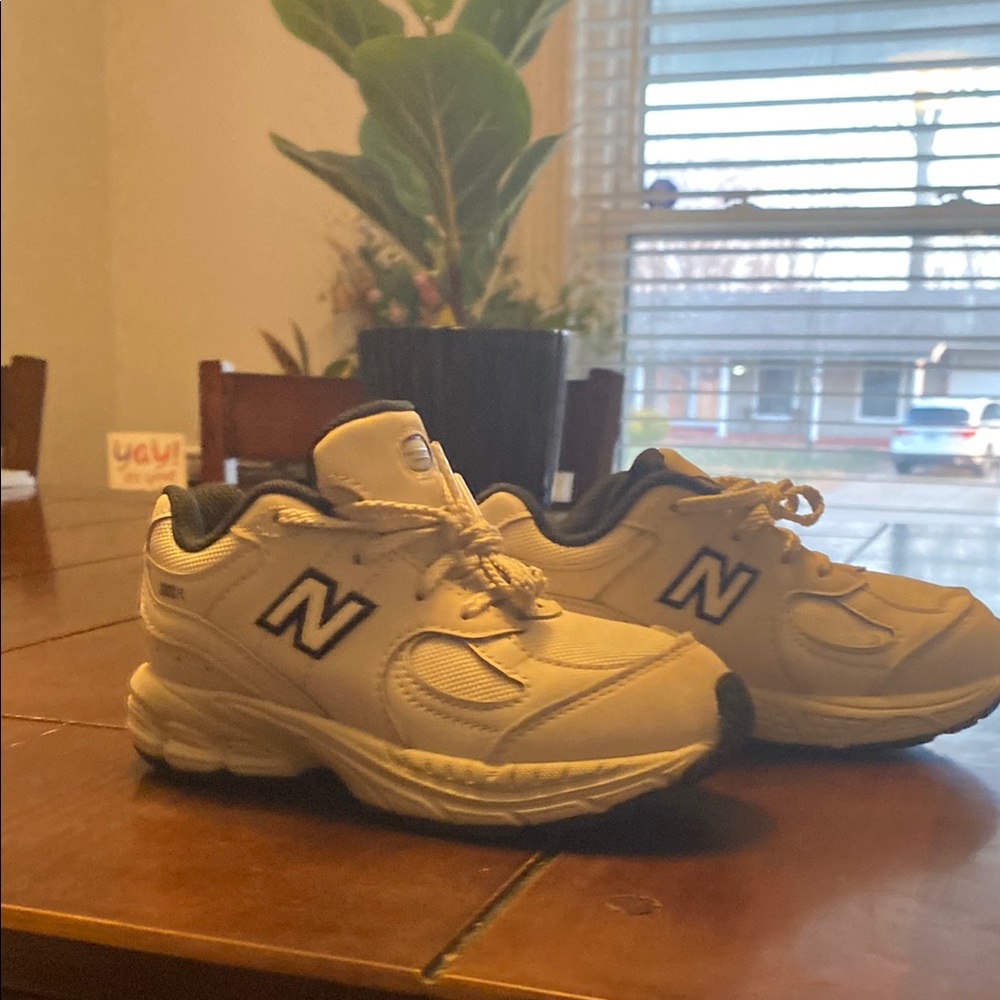New Balance Kids's 2002r